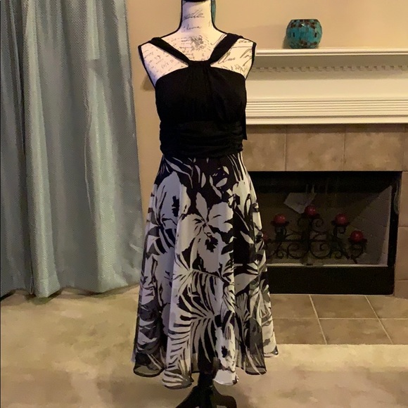 Halter top dress - Picture 1 of 4
